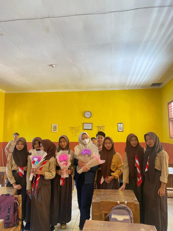 
					Sosialisasi Membangun dan Melatih Jiwa Kewirausahaan