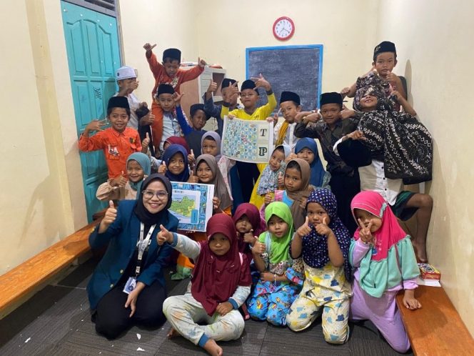 
					Kemas Ulang Informasi Melalui Permainan: Inovasi TIM II KKN Universitas Diponegoro Tingkatkan Pembelajaran di TPQ Desa Wonokerto Kabupaten Magelang