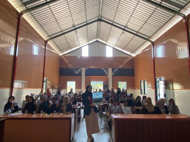
					Pentingnya Mencintai Kesehatan Pencernaan! Mahasiswi KKN Undip Gencarkan Edukasi Pentingnya Konsumsi Probiotik untuk Keluarga