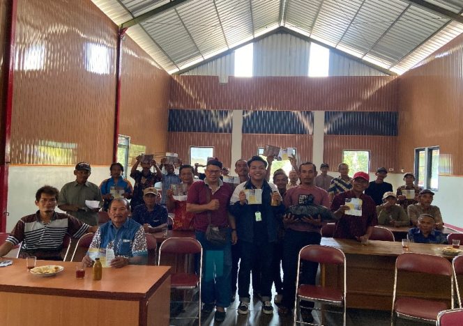 
					Sulitnya Pakan Disaat Musim Kemarau, Mahasiswa Undip Melakukan Pelatihan dalam Pembuatan Pakan Fermentasi Kepada Peternak Di Desa