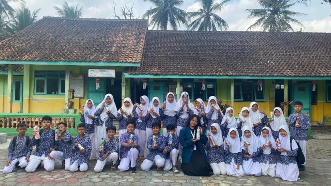
					Mahasiswa KKN Undip Kelola Sampah Berkelanjutan: Menerapkan Prinsip 3R Untuk Masa Depan Lebih Bersih