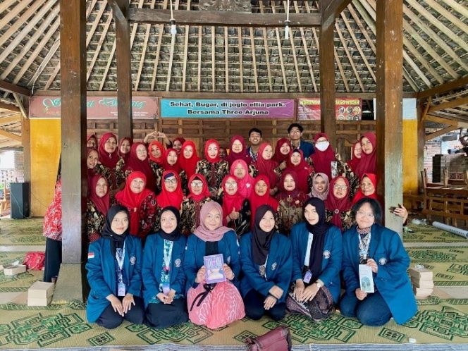 
					UMKM Ber-Legalitas! Mahasiswa KKN Undip Berikan Latihan Pembuatan NIB
