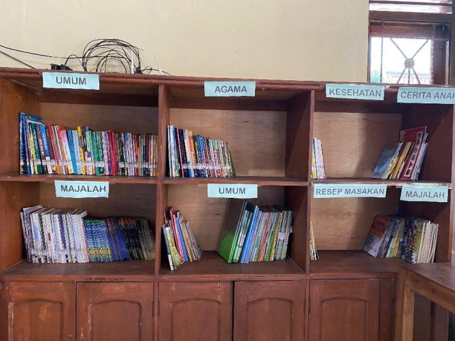 
					Memperkaya Desa Tulung dengan Buku: Program Revitalisasi Perpustakaan Balai Desa