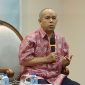 Pertanyaan ini sering muncul dari para pemudik lintas Merak – Bakauheni karena setiap arus mudik Lebaran, seperti Lebaran 2024 terjadi kemacetan panjang sampai Km 97. Saking frustasinya menghadapi kondisi kemacetan yang selalu terjadi pada saat-saat arus mudik Lebaran. Diharapkan pada Lebaran 2025 ini kemacetan Panjang menuju ke Pelabuhan Merak tersebut dapat terurai, bila semua perencanaan yang ada saat ini dilaksanakan secara konsisten. Menurut Ketua DPP Gapasdap (Gabungan Pengusaha Angkutan Sungai, Danau, dan Penyeberangan) Khoiri Soetomo (19 Februari 2025), pada saat penyelenggaraan angkutan lebaran 2024 di lintas Merak – Bakauheni kendali tertinggi operasional di lapangan bukan berada di bawah Kementerian Perhubungan, melainkan dikoordinasikan oleh pihak Kepolisian.